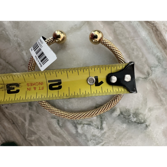 NWT Women's Banana Republic Gold Tone Mesh Cuff Bracelet - Picture 3 of 3